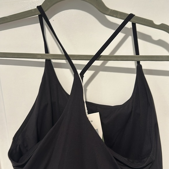 Halara Backless Racerback 2-in-1 Pocket - Picture 3 of 5